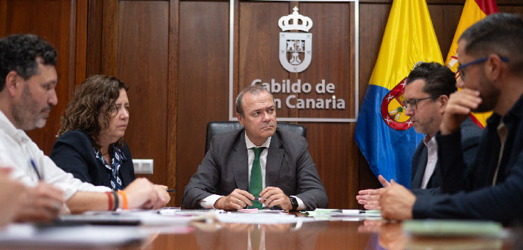 Imagen de El alcalde de Arucas mantiene un...