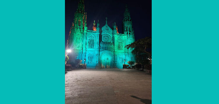 Imagen de Arucas se ilumina contra el cáncer