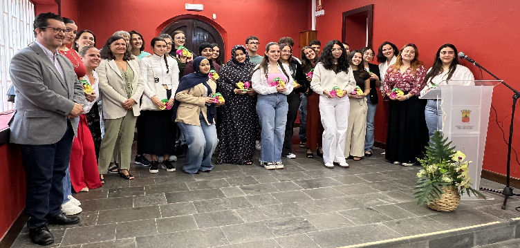 Imagen de Reconocimiento a los estudiantes...
